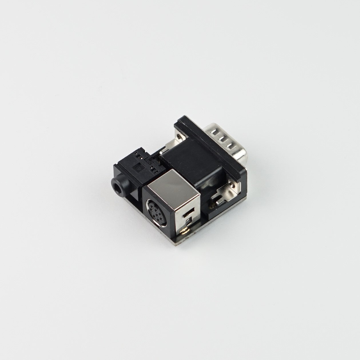 8 pin mini-DIN to HD-15 adapter